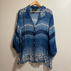 Tess Studio Woman - Sheer Blue and White Silk Patterned Blouse - Size 3X